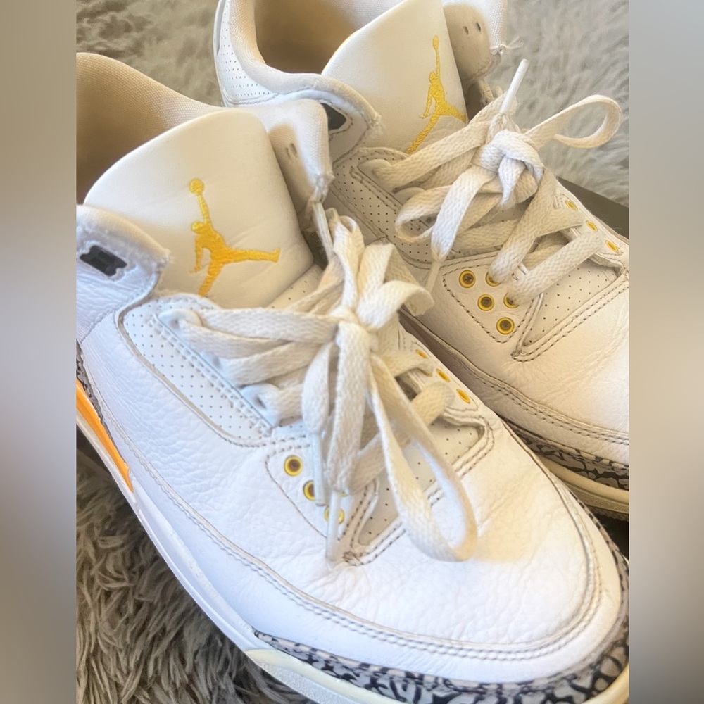 JORDAN RETRO 3’s White and Yellow Sneakers